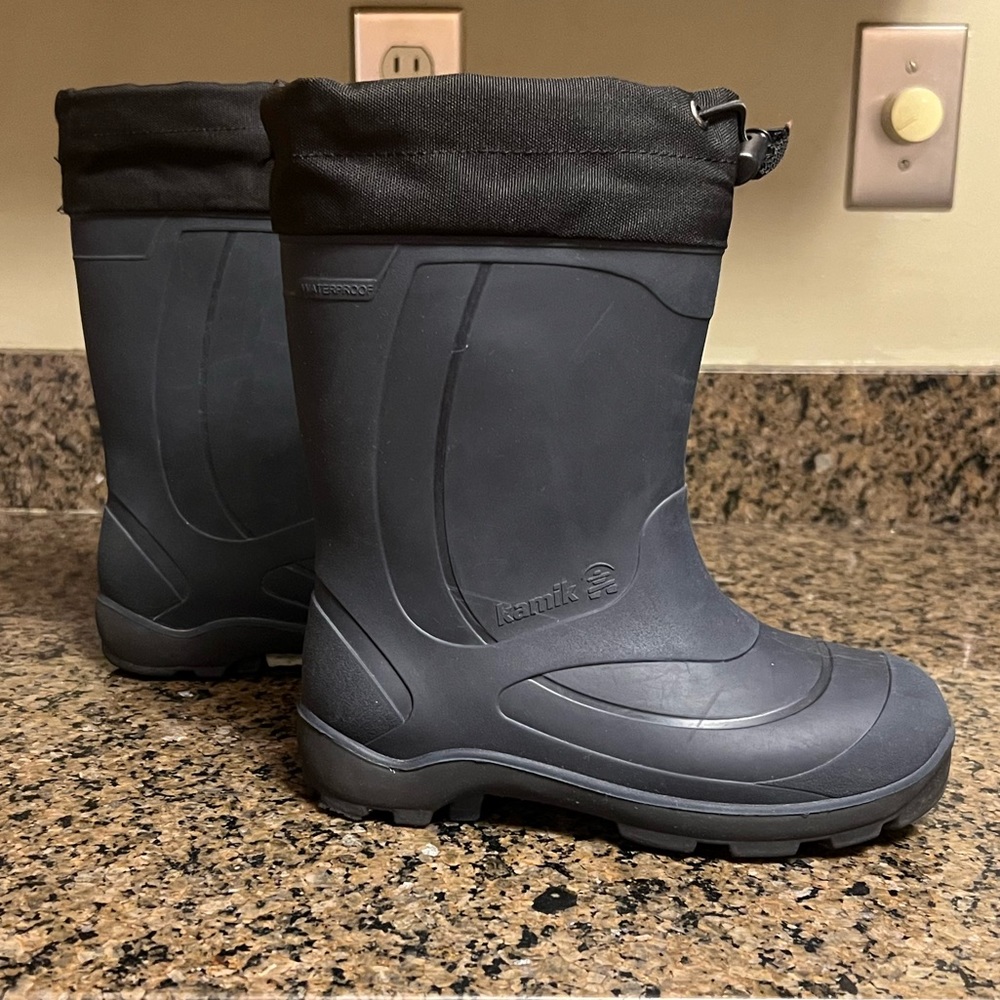 Size 1 Kamik Insulated Winter Boots